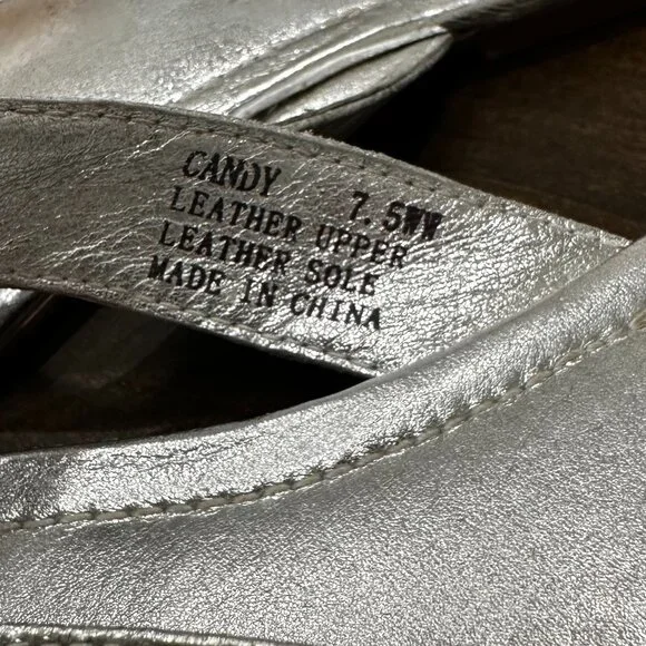 David Tate Candy Flip Flop Sandals - Silver Leather - Size 7.5 WW - Picture 2 of 3